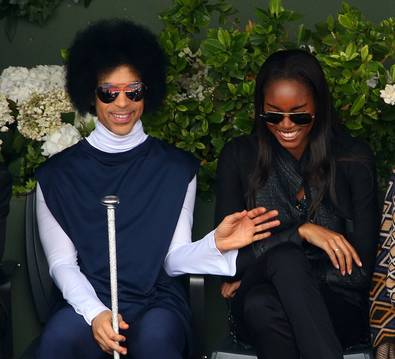 Illustration for article titled Prince At The French Open With A Scepter